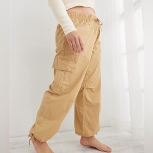 Aerie Avenue Baggy Khaki Cargo Pants